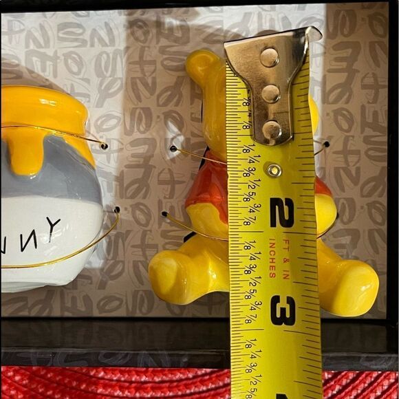 Disney Winnie the Pooh & 🍯 Honeypot Salt & Pepper Shakers NWT - Picture 6 of 7